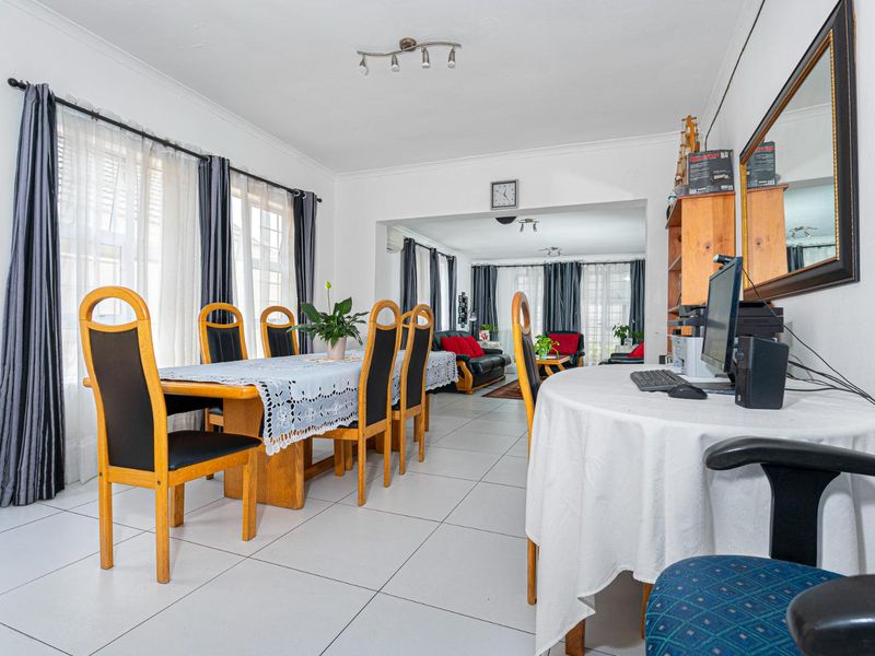 Dreaam Home in Rondebosch East - R3.25m - Photo 4