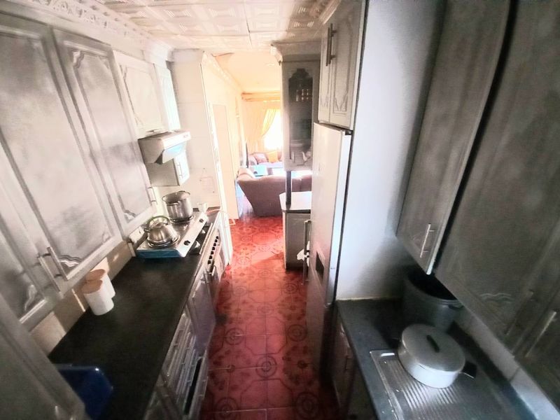 Three bedrooms house for sale - Photo 6