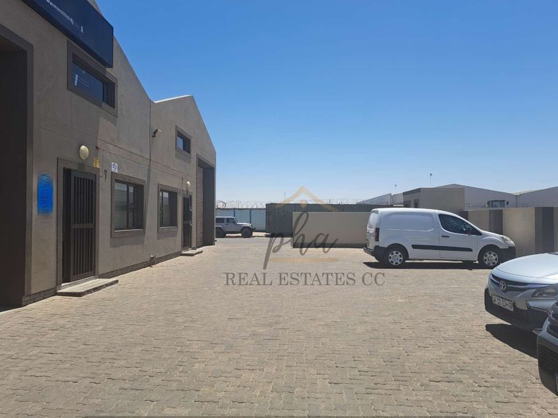 Industrial warehouse for sale in Walvis Bay - Photo 4