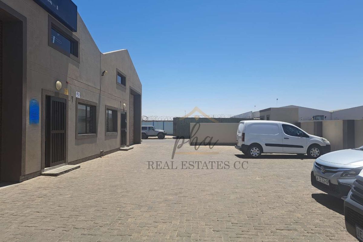 Industrial warehouse for sale in Walvis Bay - Photo 4
