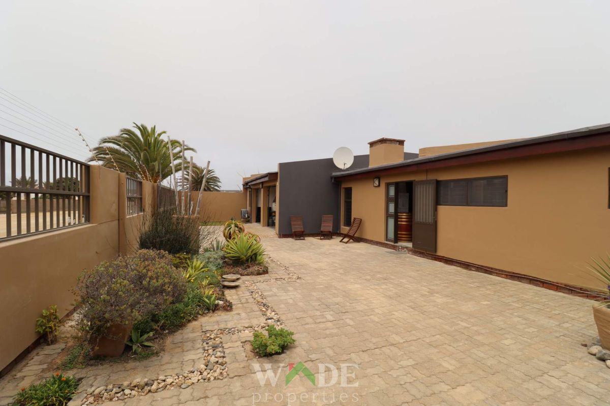 Hentiesbay: Beautiful 4 Bedroom House is For Sale - Photo 4