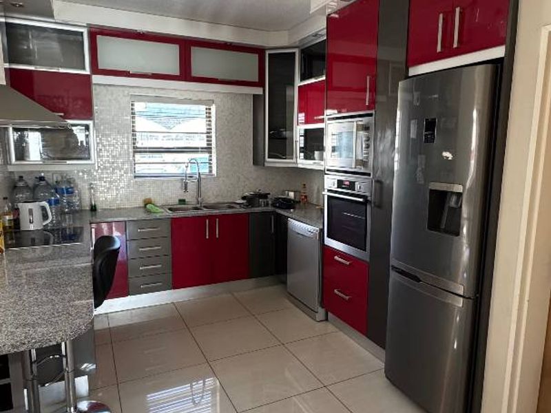 SOLE MANDATE - Photo 2