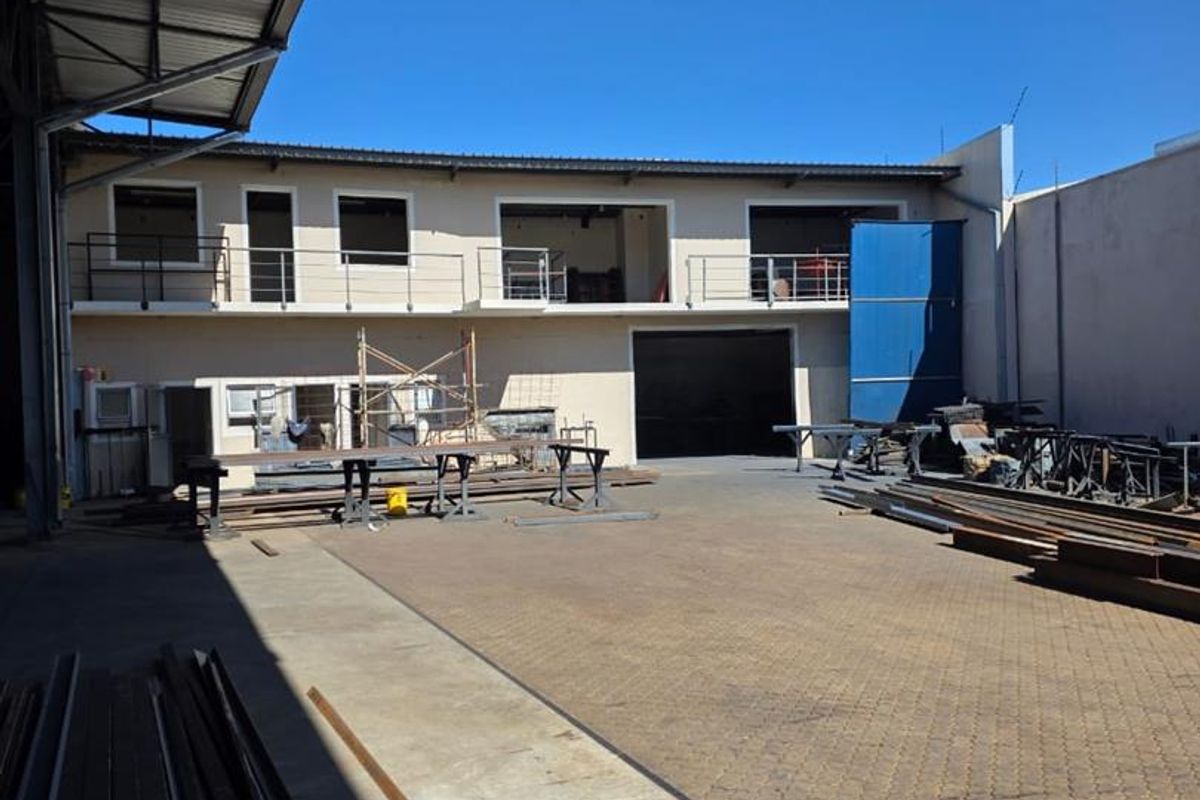 Warehouse for Lease in Southern Industrial Area - Photo 2