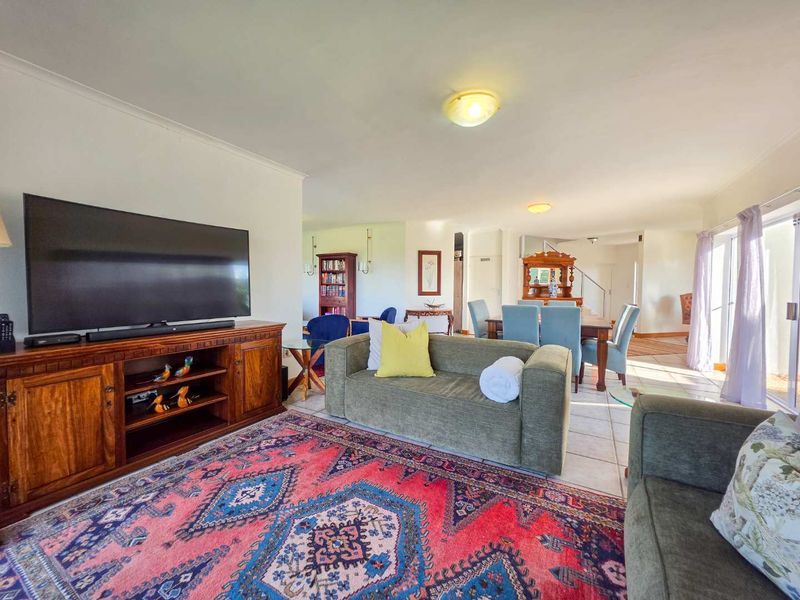 Golf Course Living with Spectacular Ocean Views – Stilbaai West - Photo 9