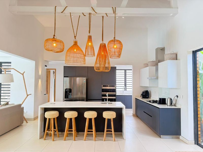 A Residence of Exceptional Scale and Elegance - Photo 3