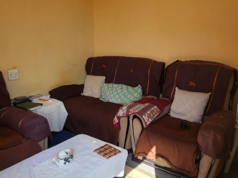 Charming Three-Bedroom Home for Sale in Site B, Khayelitsha - V Section - Photo 9