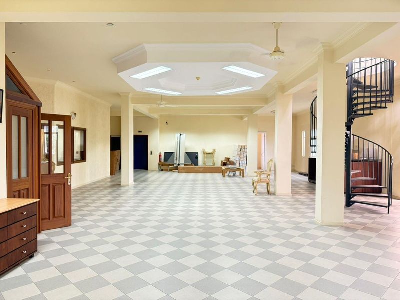 TRIPLE-INCOME COMMERCIAL ASSET | Prime Location, Immediately Productive - Photo 7