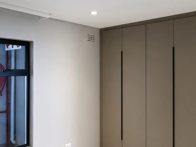 Modern 2 Bedroom/2 Bathroom to Let - Photo 5