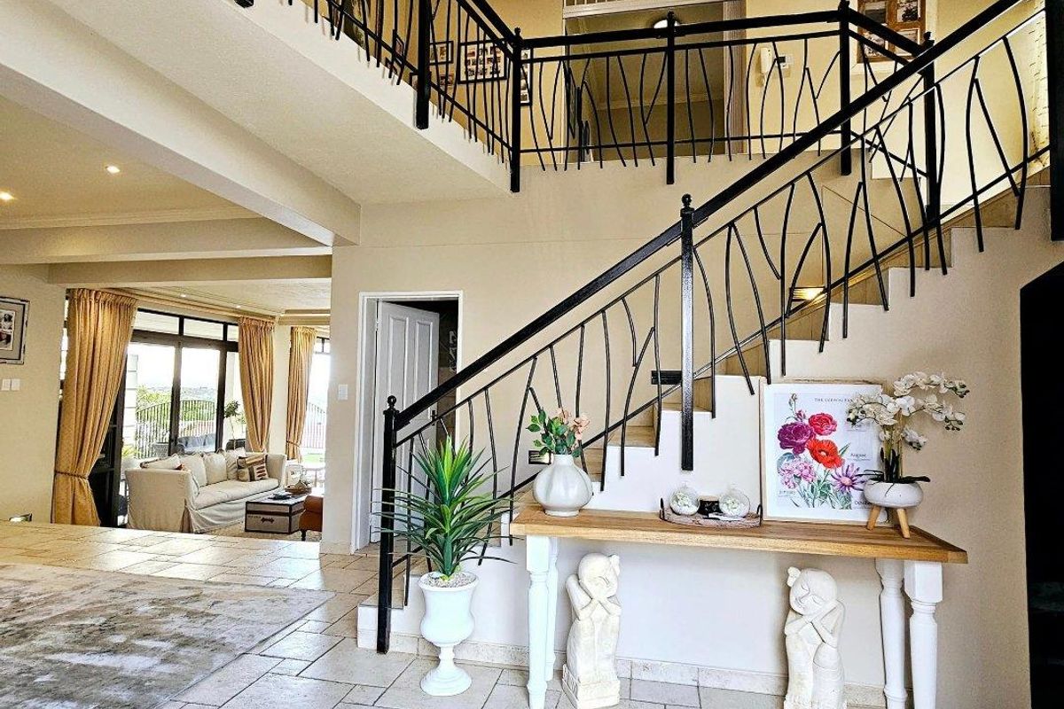 4 Bedroom House For Sale in Ludwigsdorf - Photo 2