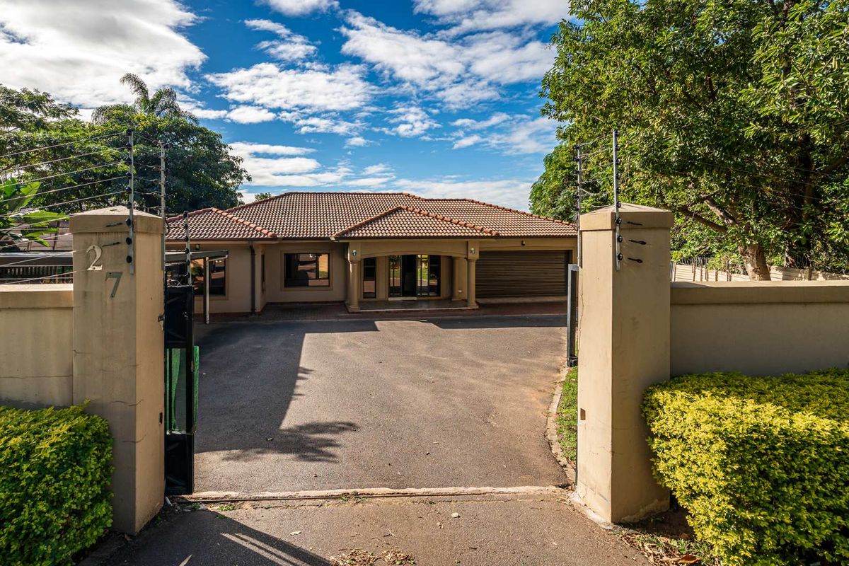 EXQUISITE 4 BEDROOM HOME IN SOUGHT AFTER AREA - Photo 5