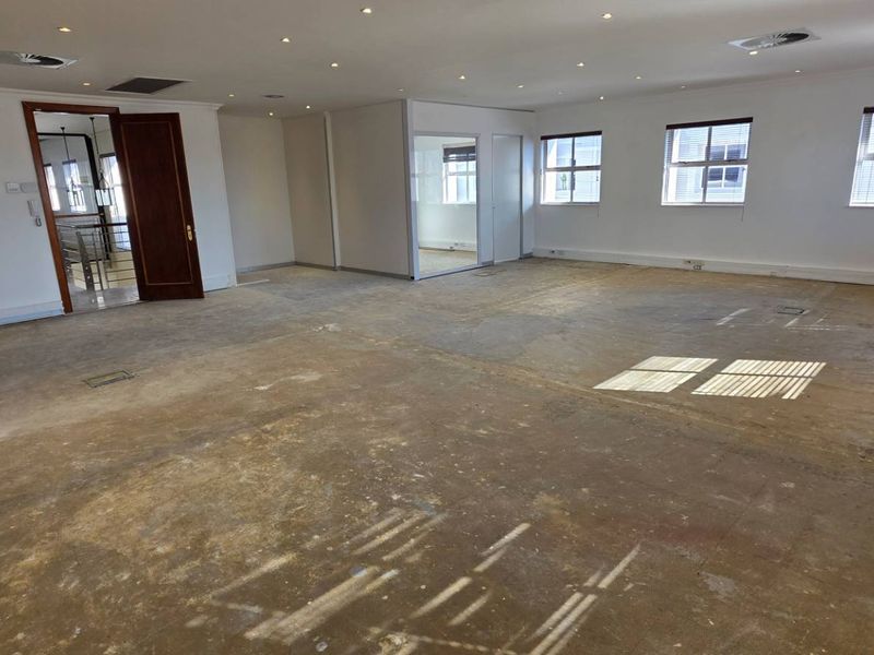 Recently Whiteboxed First Floor Office in Westlake - Photo 5