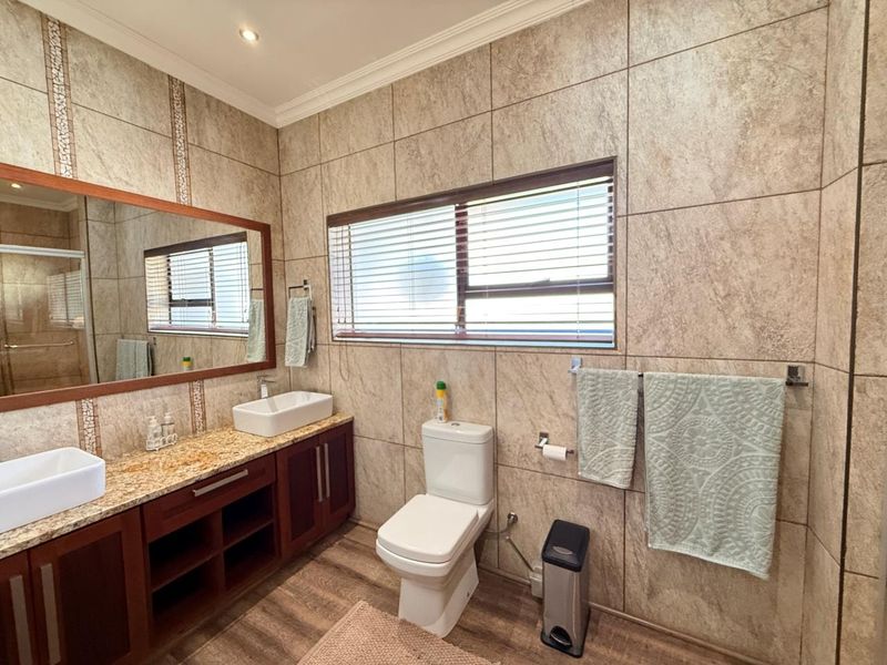 This is the property people dream about. Most never find it. - Photo 10