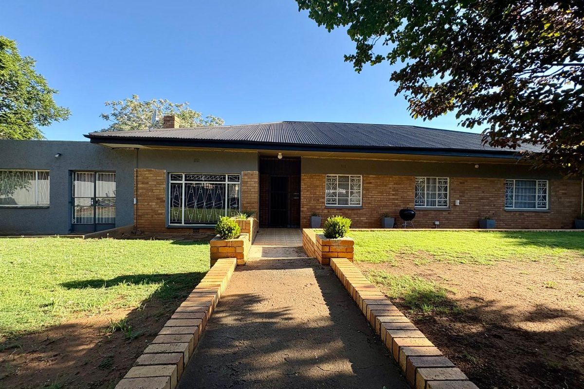 Well located family home - Photo 5