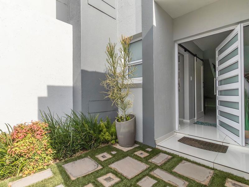 Secure, Stylish, and Designed for Easy Living - Photo 3