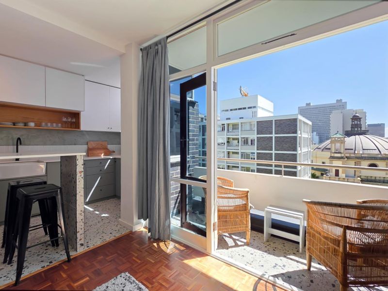 Bauhaus Beauty - A Renovated Garden-facing Studio Apartment - Photo 6