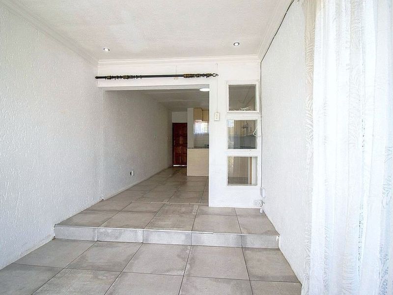 1 Bedroom Townhouse in Mulbarton - Photo 7