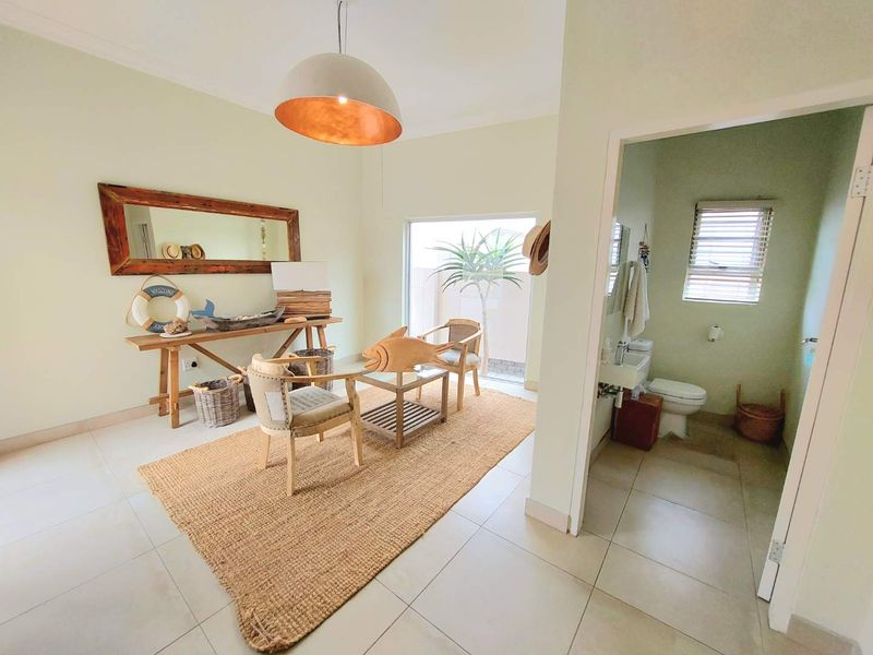 Luxurious Sunbay Self-Catering House - Photo 3