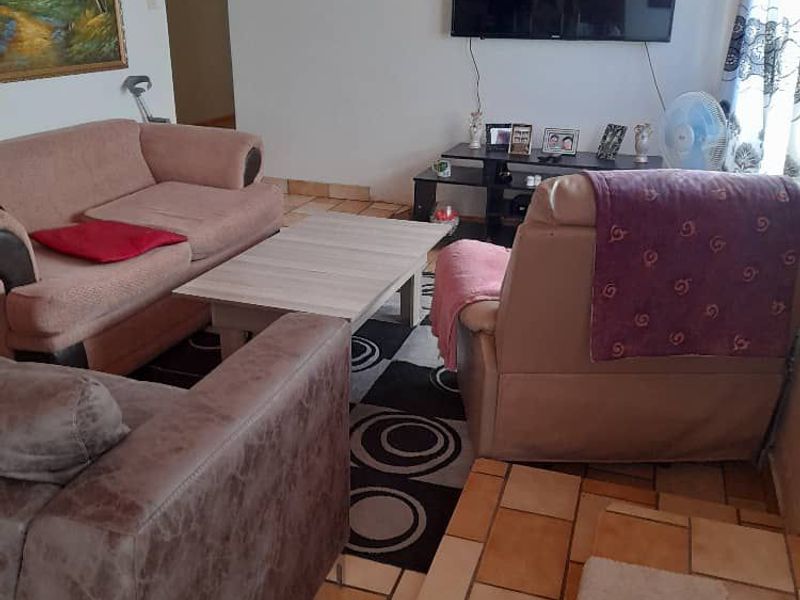 HOUSE FOR SALE  Khomasdal | Luxury Hill - Photo 3