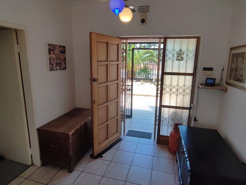 Best location in Brackenhurst! - Photo 5