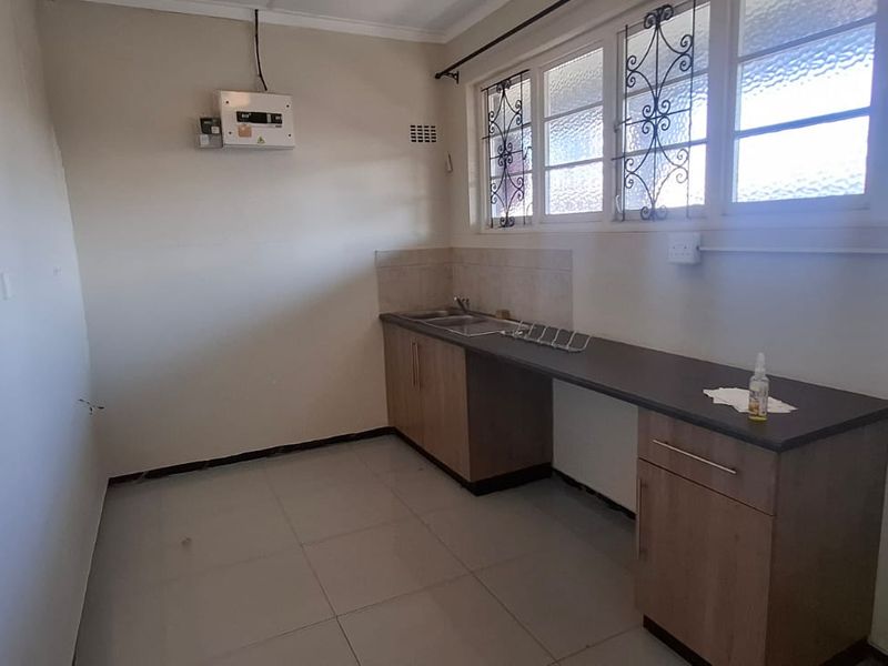 **Mini College / Learning Institution / Medium to Large Office Space Available in Centralized Location** - Photo 3