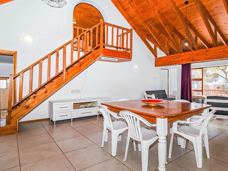 Charming Family Home in the Heart of Hartenbos - Photo 4