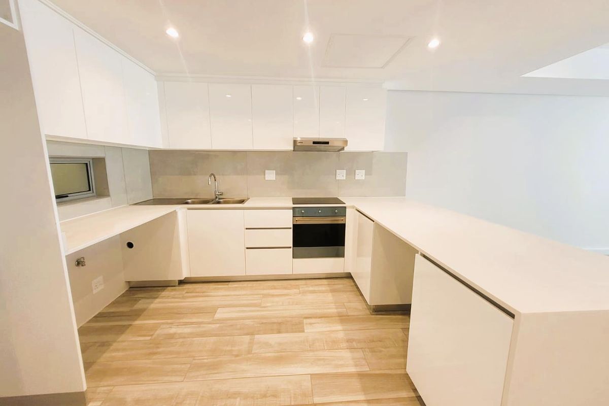 Stylish, 2 Bedroom Apartment uMhlanga Oceans Residences - Photo 2