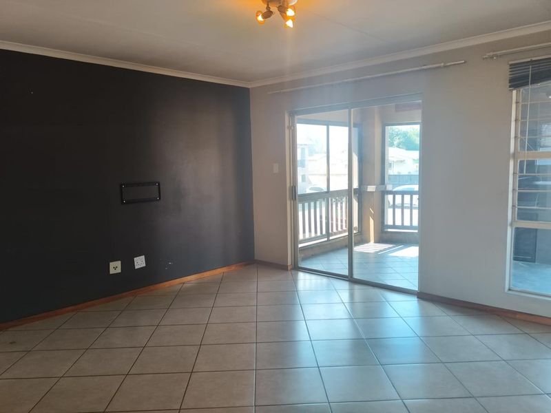 2 BED UNIT + BALCONY + GUARD - Photo 6