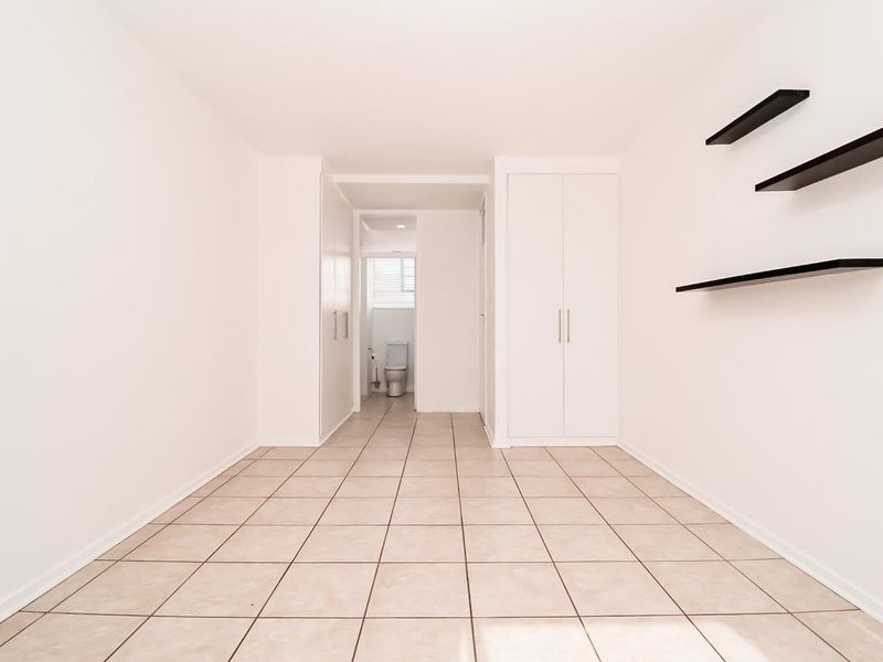 Renovated One Bedroom Apartment! - Photo 10