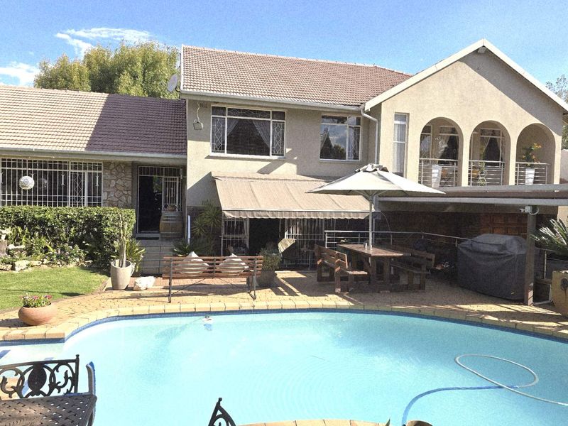 Stunning Home - Photo 3