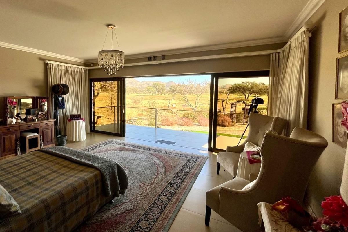 Luxurious 4-Bedroom Home on Omeya Golf Course - Photo 5