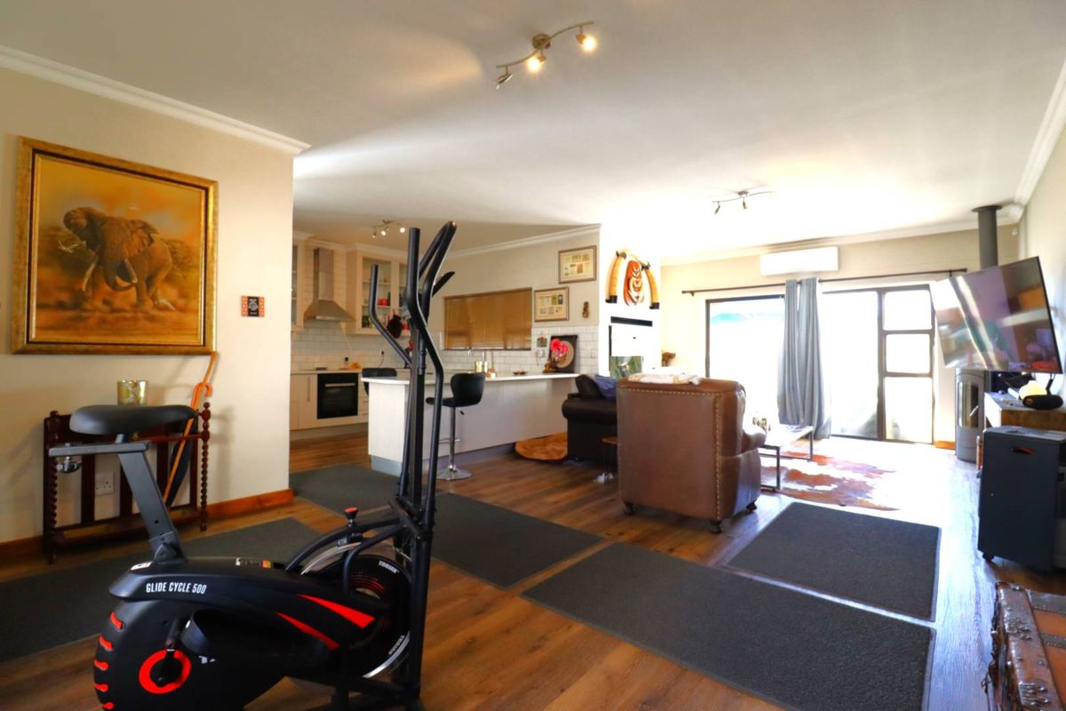 3-Bedroom Modern House For Sale - Ocean View Swakopmund - Photo 5