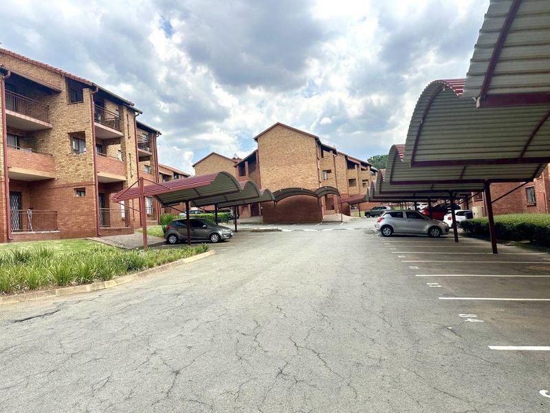 For Sale: 2 Bedroom Apartment in Village 7, Stone Arch Estate - Photo 2