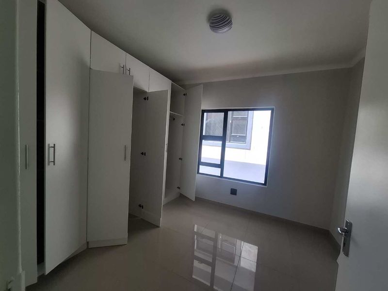 NEW  ROCKY CREST- EXTENSION 4| Brand New Unit - Costs Inclusive - Photo 2