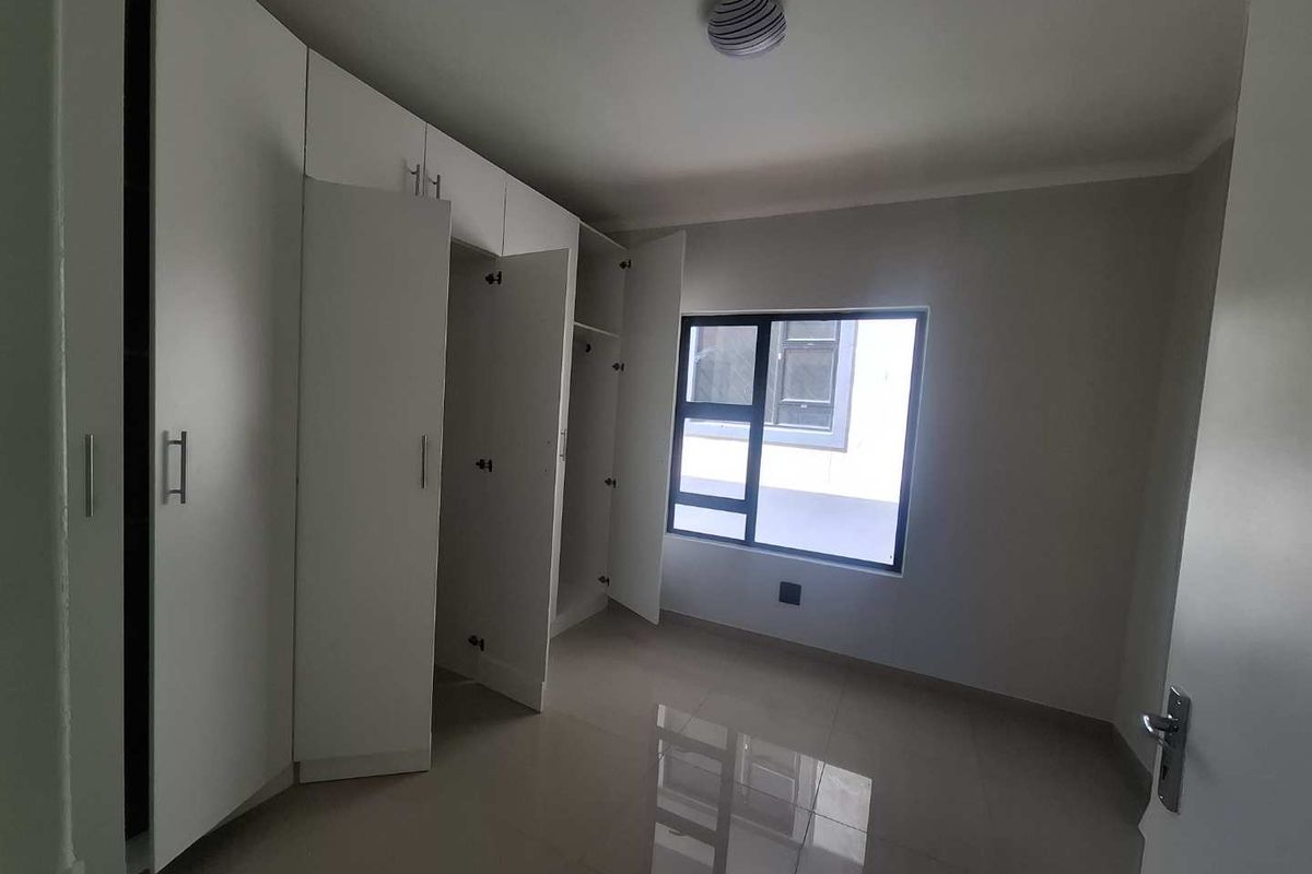 NEW  ROCKY CREST- EXTENSION 4| Brand New Unit - Costs Inclusive - Photo 2