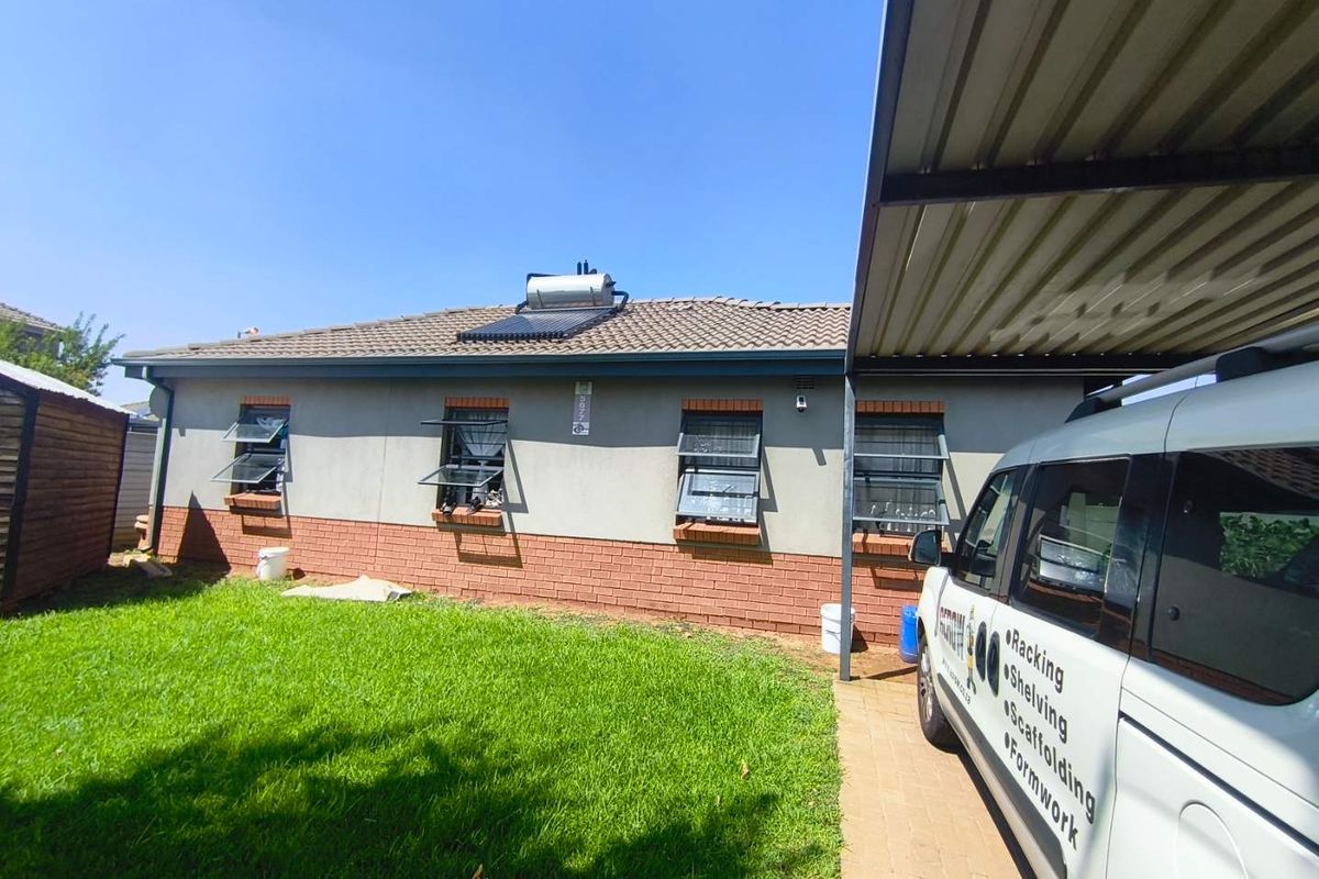 Stylish 3 Bedroom Home for Sale in Leopards Rest, Alberton - Photo 5