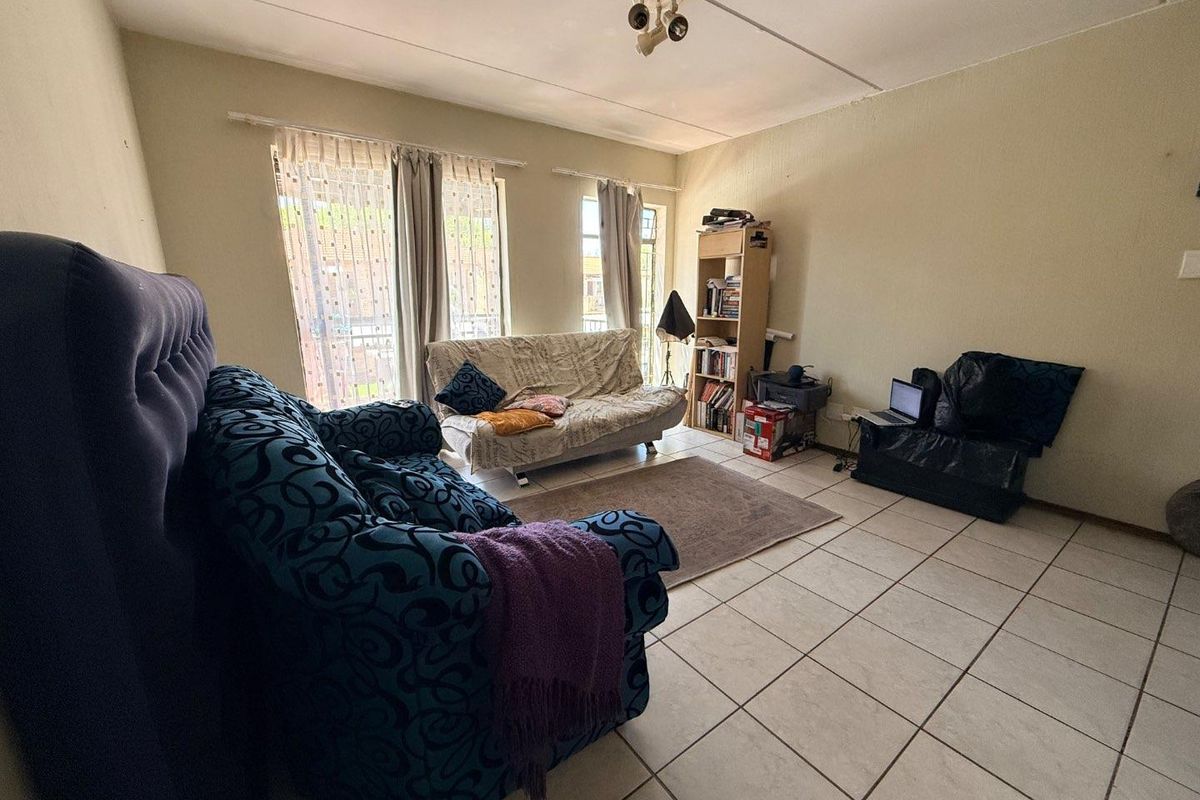 Charming 2-Bed Retreat: Comfort & Style Await! - Photo 4