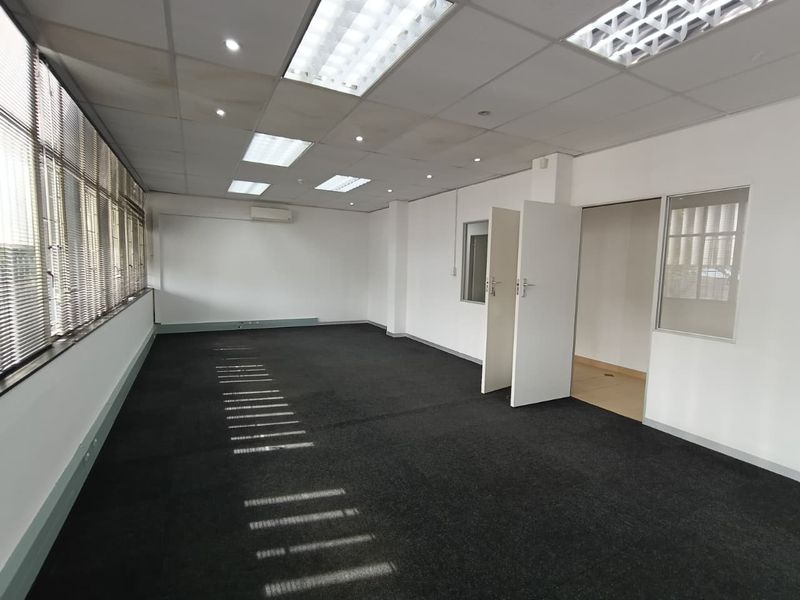 TO LET | SECURE OFFICE FACILITY – PRIME ACCESS | PROFESSIONAL SETTING - Photo 10