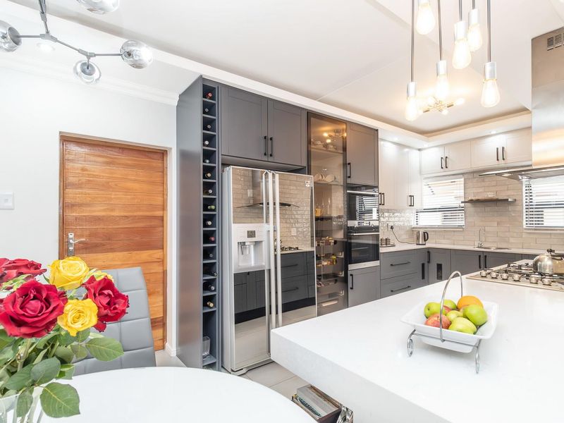 Modern Family Home Designed for Comfort & Entertaining - Photo 10