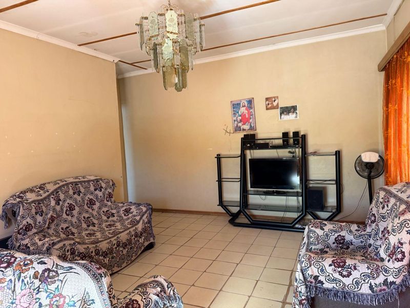 🏡 FAMILY HOME FOR SALE | GOLGOTHA - Photo 7