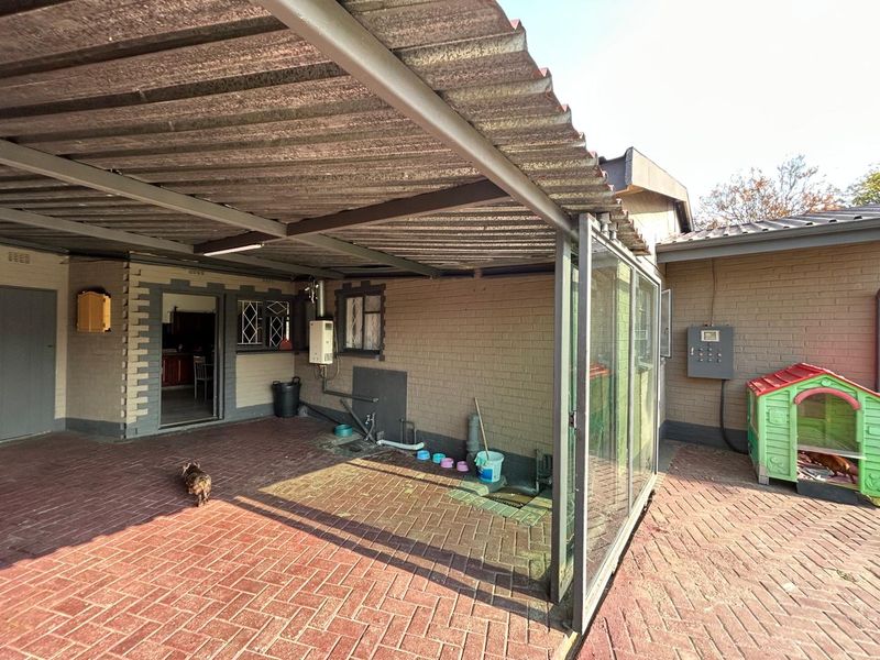 Your Perfect Family Home - Photo 10