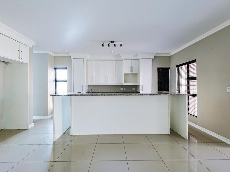 **Charming Family Haven in Highlands Estate** - Photo 9