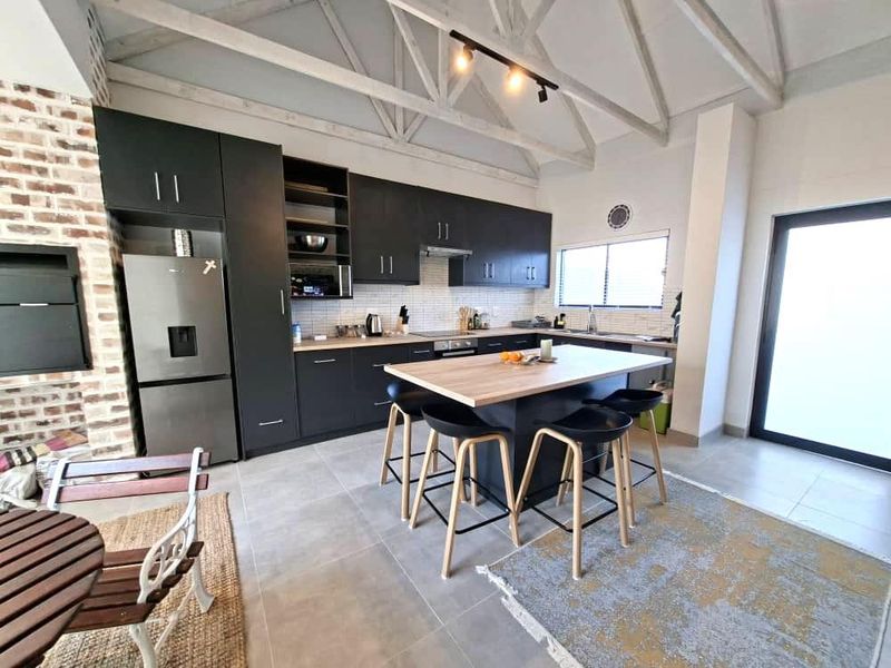 Townhouse to let - Fully furnished - Photo 1
