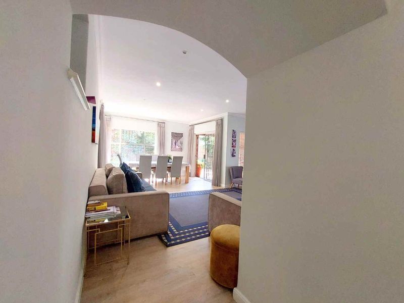 Fabulous Facebrick Townhouse has it all._ Pet-friendly | Garden | Staff Area | Energy Saving - Photo 5