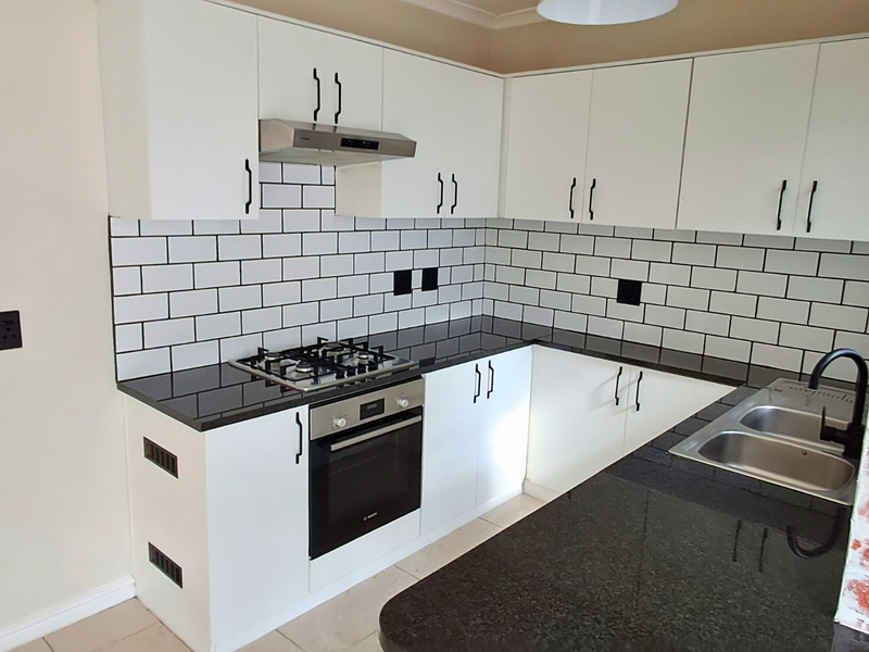 Neat 3-Bedroom Home in Secure Brackenfell South Complex - Photo 6