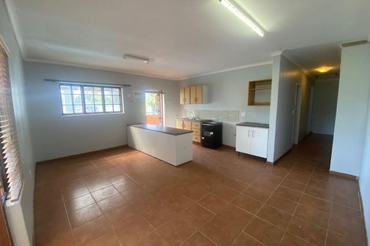 Two bedroom cottage in Joostenbergvlakte - Photo 3
