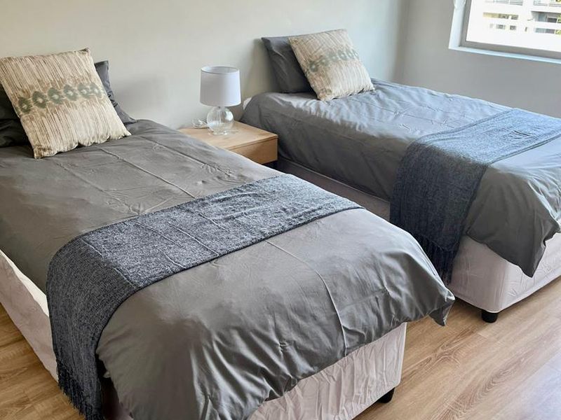 FURNISHED 3 Bedroom Apartment in OAKLANDS - Photo 10