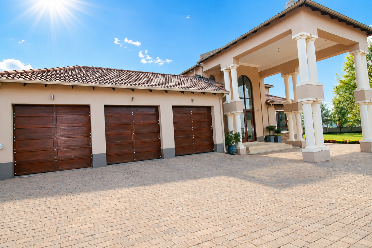 5 Bedroom house for sale in Raslouw, Centurion - Photo 3