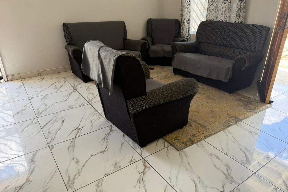 FOR SALE: 3 BEDROOM FREESTANDING TOWNHOUSE - OTJOMUISE EXTENSION 10 - Photo 2