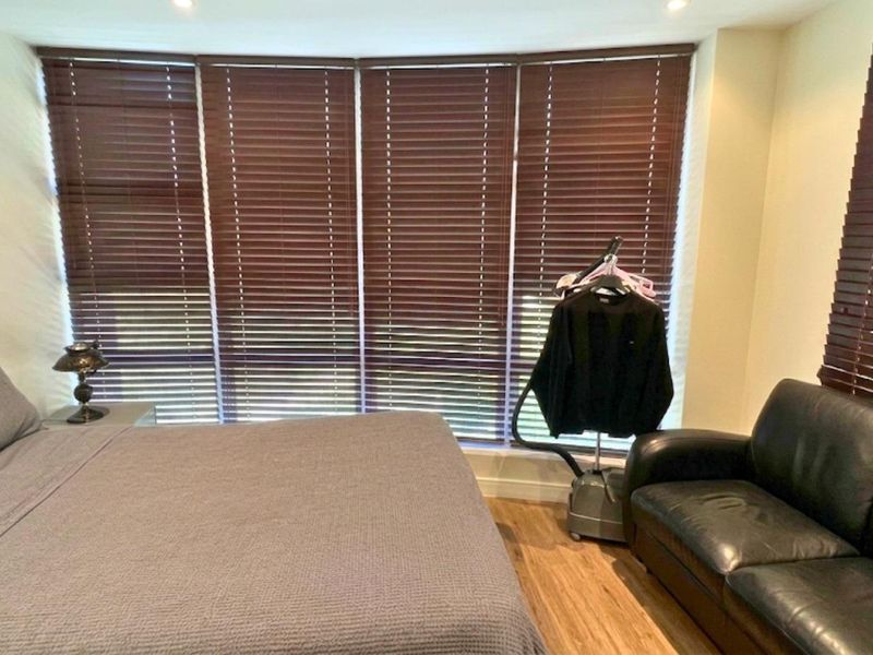 Contemporary 2-Bedroom Apartment Minutes from Sandton CBD - Photo 9