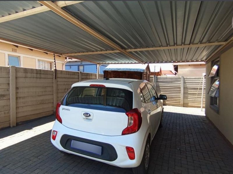 Smart Home - Photo 6